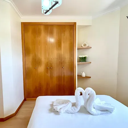 Viva Onda Baleal Surfing & Ferrel (Leiria)