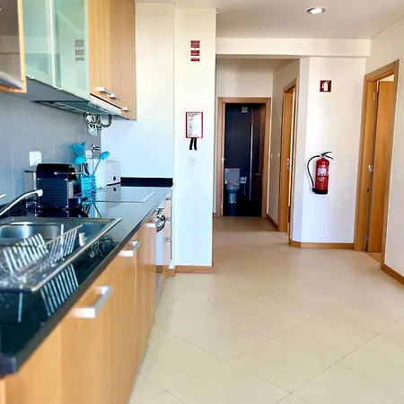 Viva Onda Baleal Surfing & Apartamento Ferrel (Leiria)