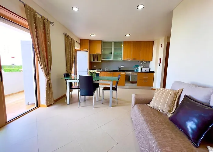 Viva Viva Onda Baleal • Surf&praia A 5 Min A Pé Ferrel (Leiria)