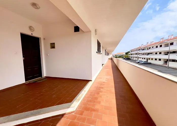 Viva Viva Onda Baleal • Surf&praia A 5 Min A Pé * Ferrel (Leiria)